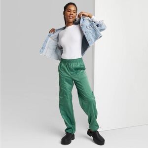 Women's High-Rise Toggle Parachute Pants
- Wild Fable™ Green XXS new